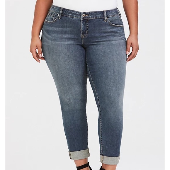 Torrid | BOYFRIEND VINTAGE STRETCH JEANS
